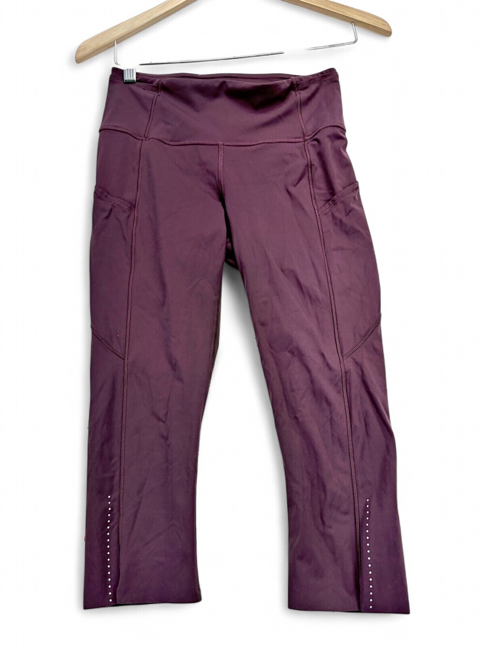 Lululemon Size 6 Capri Leggings w/ Pockets - Plum